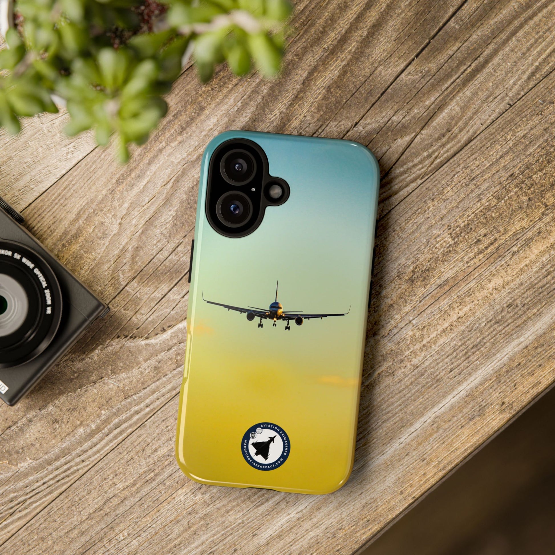 United Airlines Boeing 757 Lined Up on Runway – iPhone Case Artwork